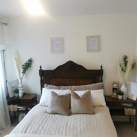 Beautiful Double Bedroom Shinfield Dış mekan fotoğraf