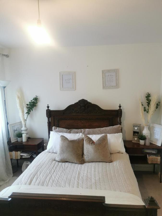 Beautiful Double Bedroom Shinfield Dış mekan fotoğraf