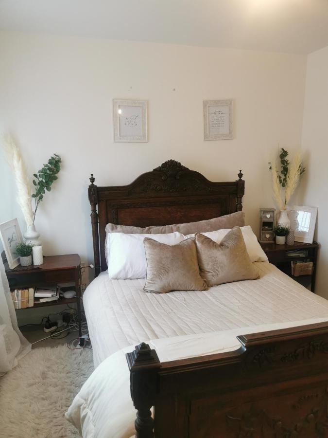 Beautiful Double Bedroom Shinfield Dış mekan fotoğraf