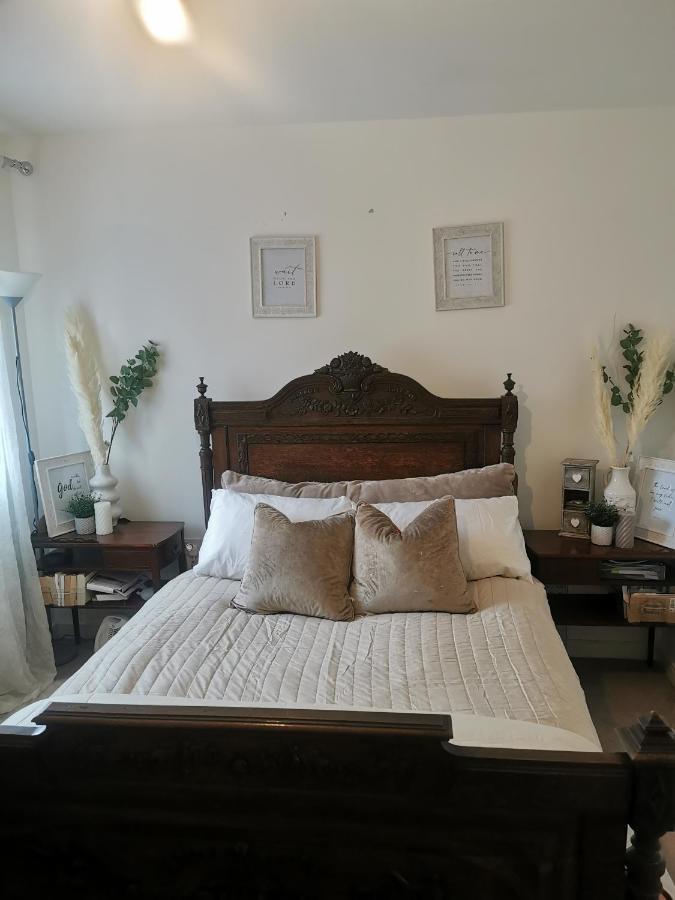 Beautiful Double Bedroom Shinfield Dış mekan fotoğraf